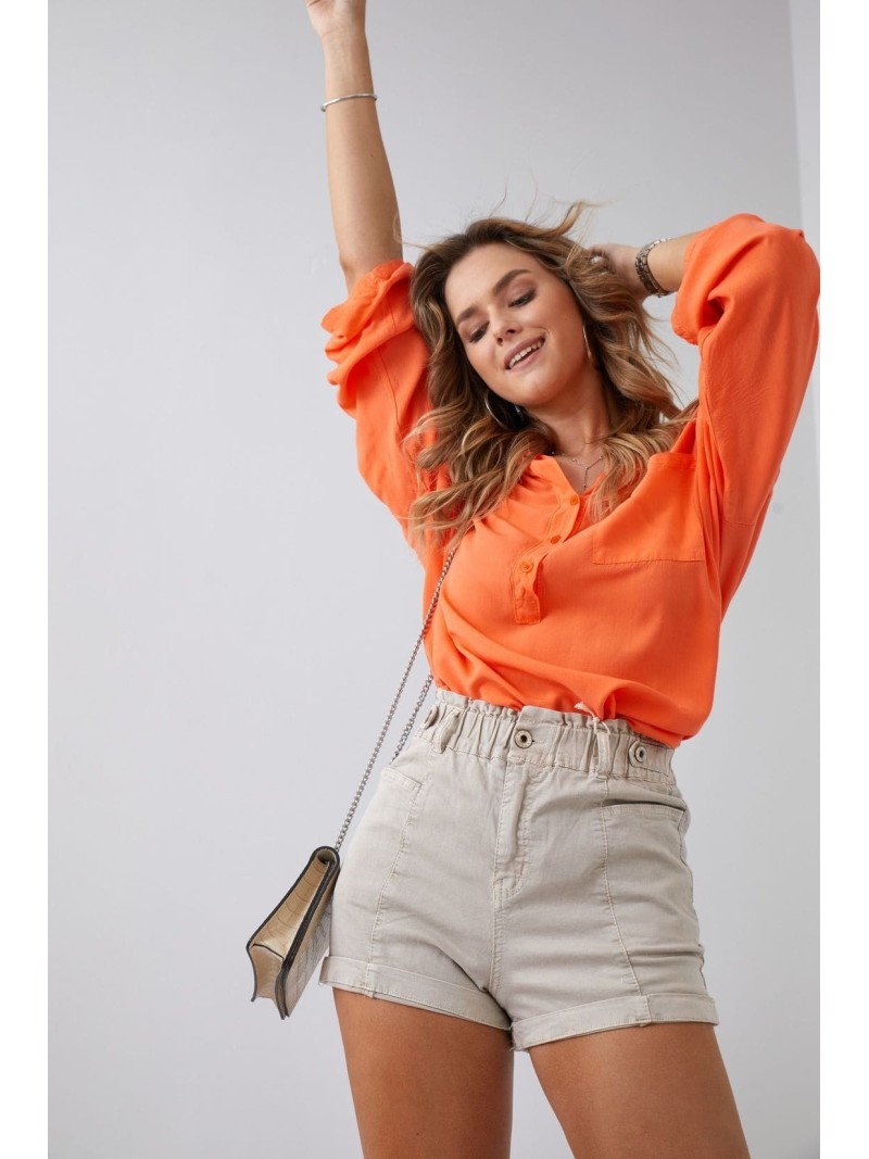 Kurze Shorts mit Bündchen, Beige 2011 - Online-Shop - Boutique